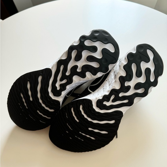 Nike React Infinity Run Flyknit 2 - Picture 4 of 5